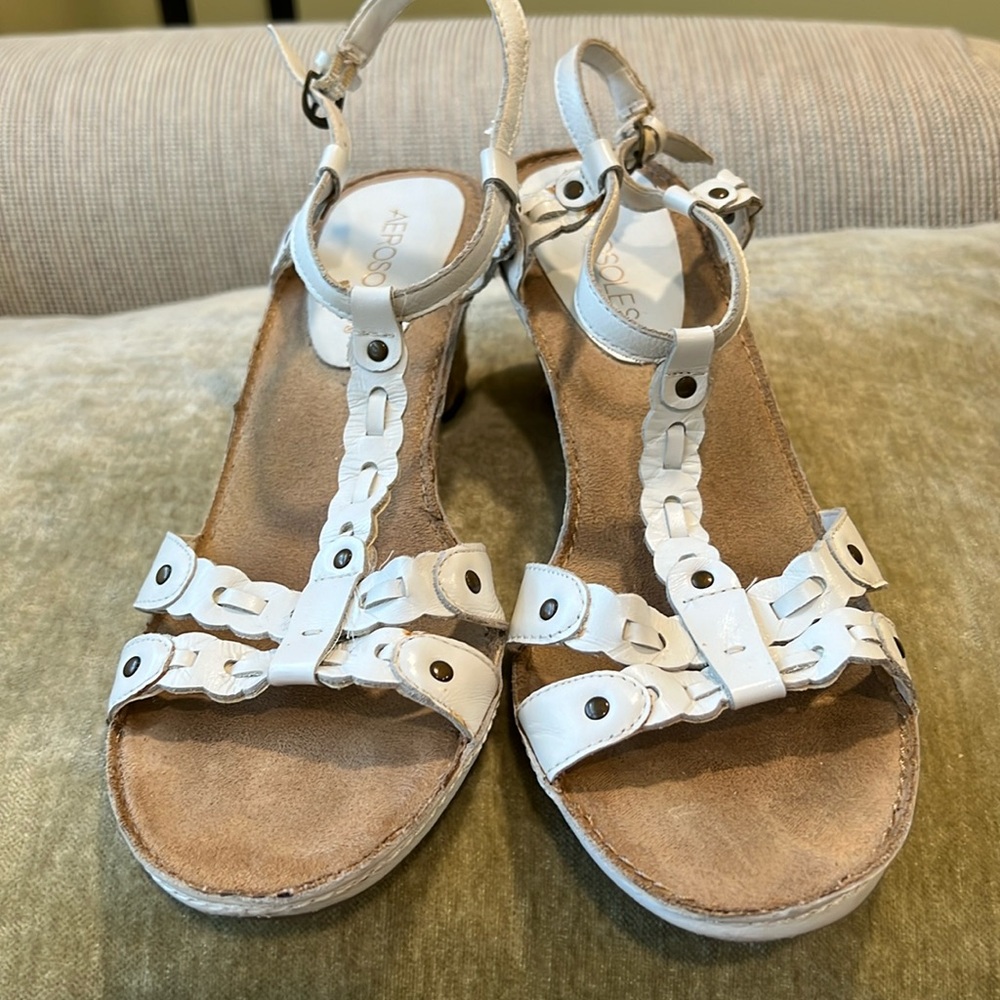 White Leather Aerosoles wedge sandal